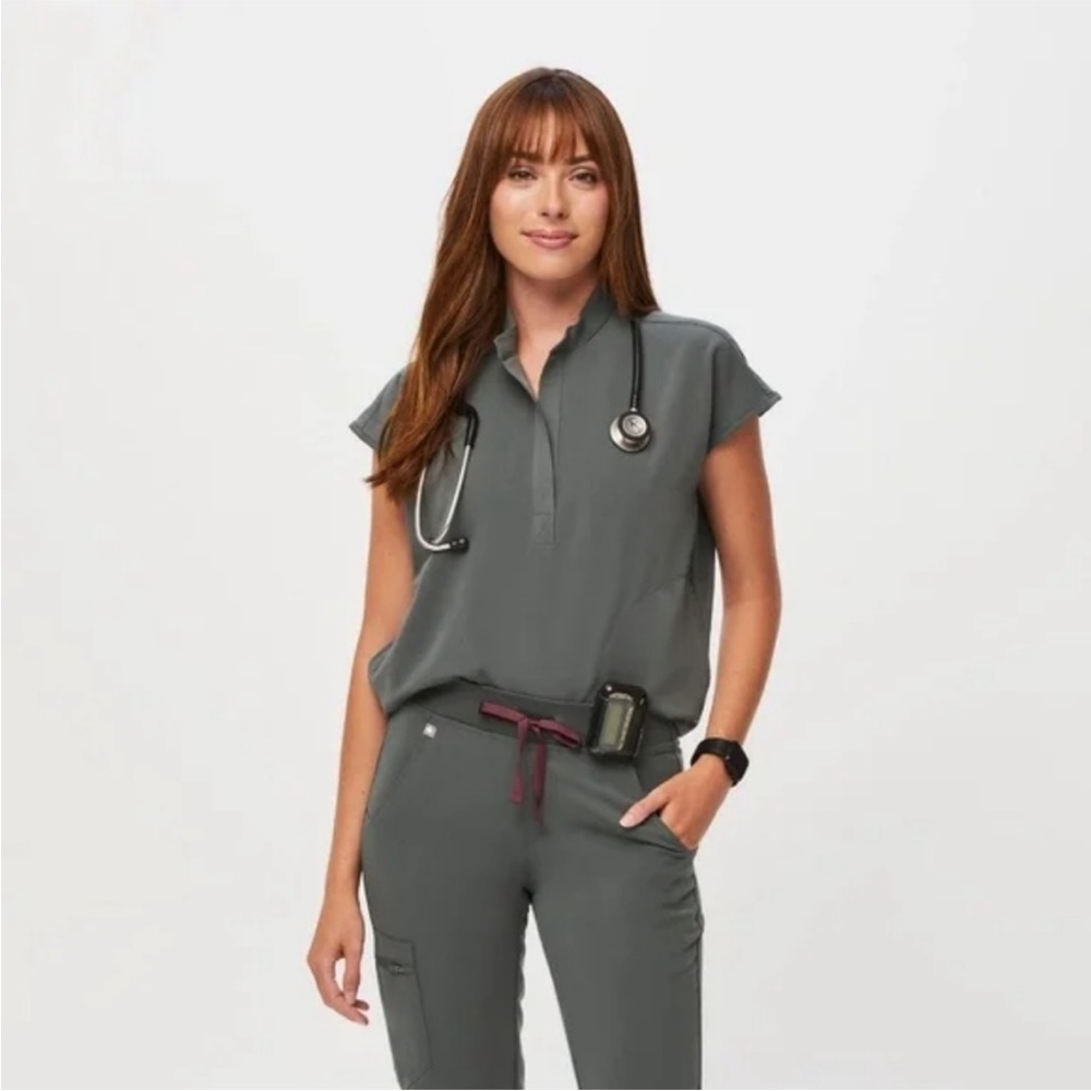Figs Bonsai Technical Collection Scrub Top